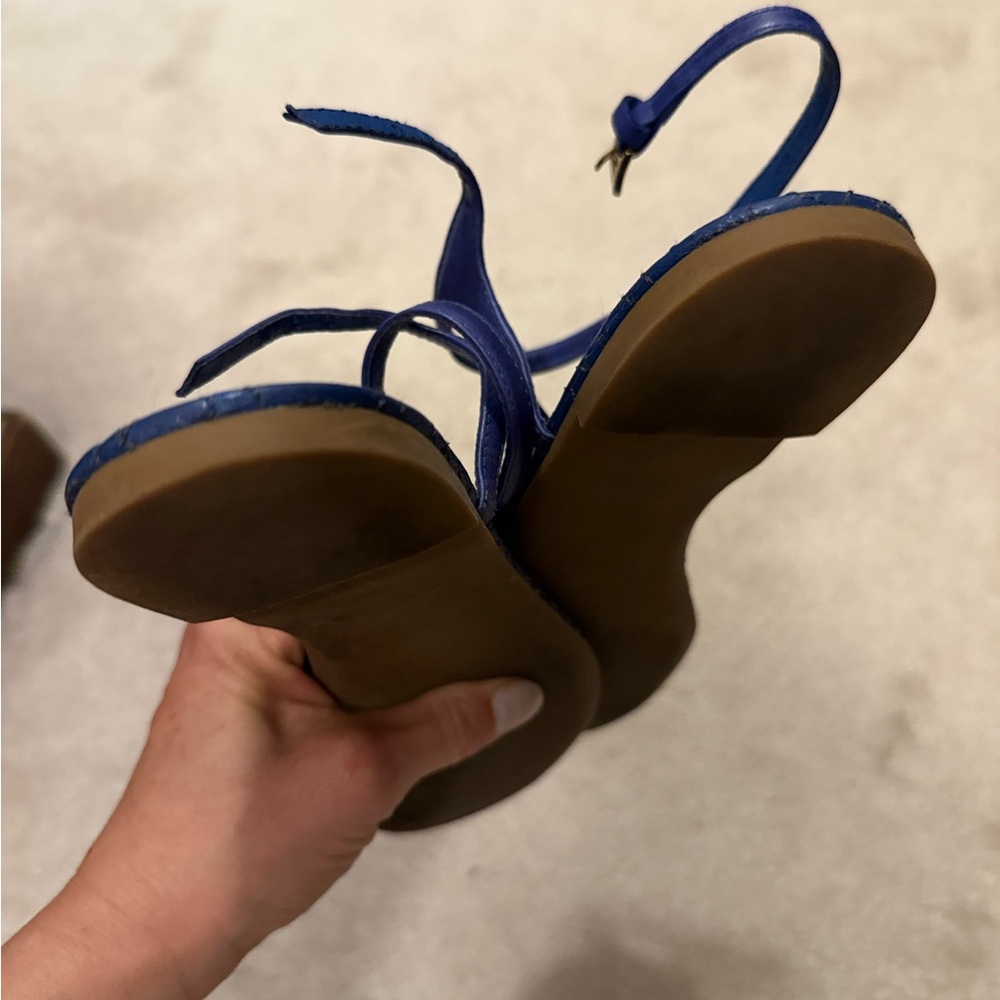 Tory Burch Blue Sandals Soft Fabric Chic Design - Picture 6 of 7